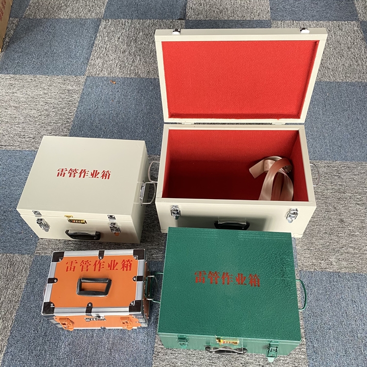 洪洞爆破工程作业箱如何选择？玻璃钢与传统材质的全面对比